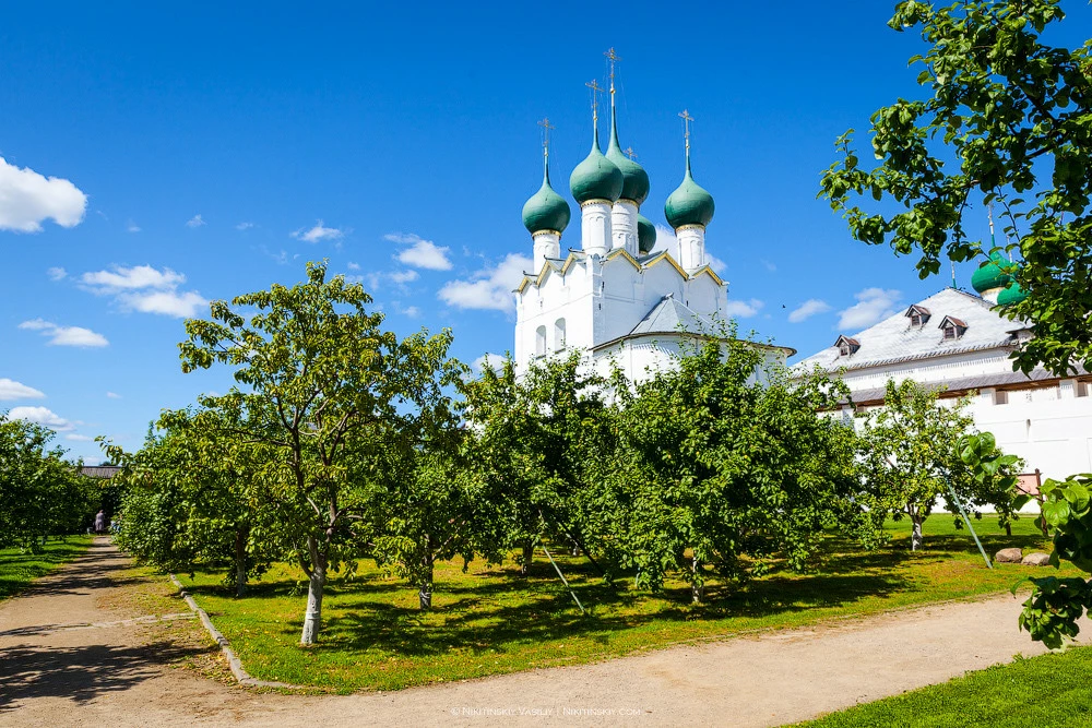 Метрополичий сад в Ростове